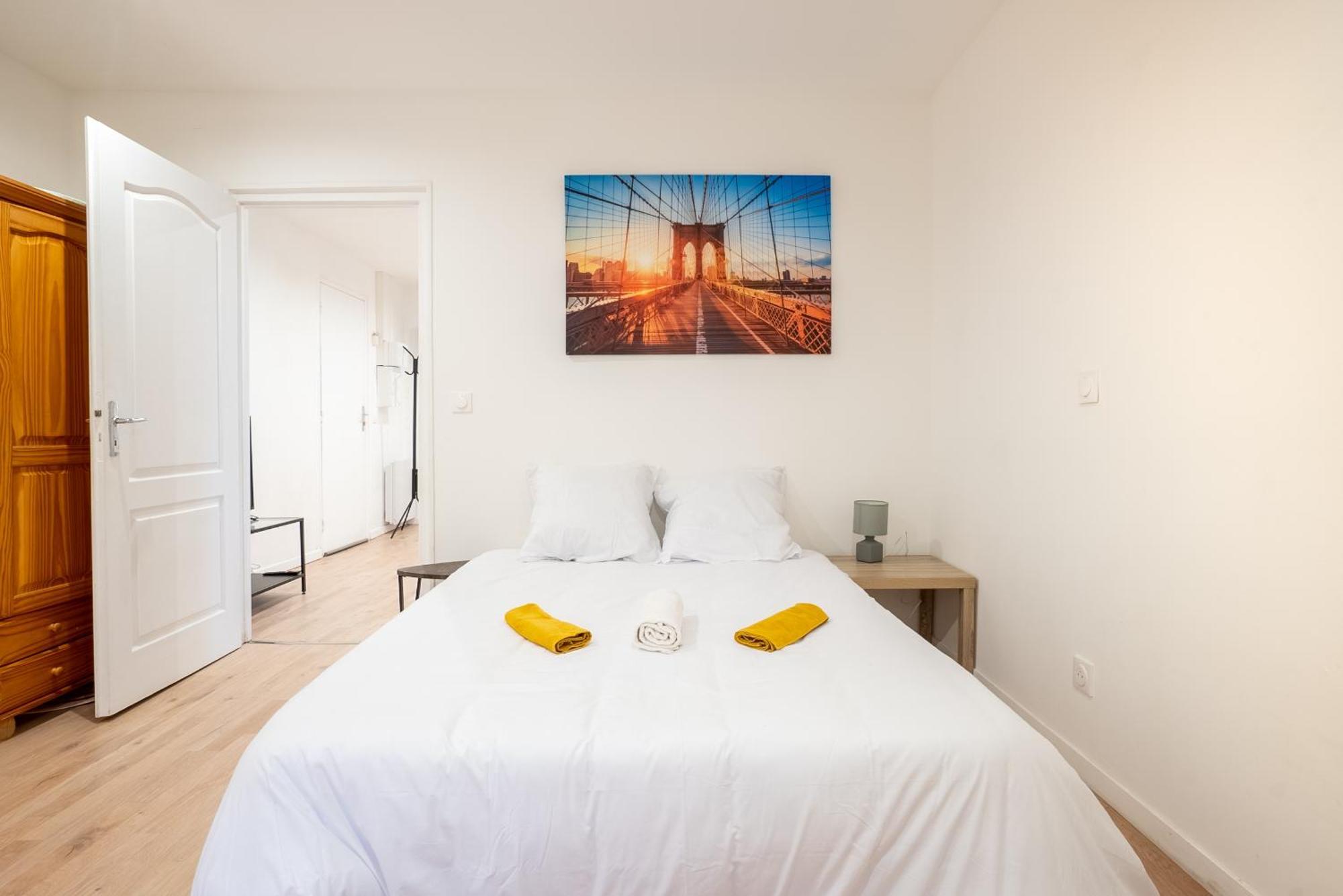 Budget Appart Avec Parking Au Centre-Ville Charleville-Mezieres Bagian luar foto