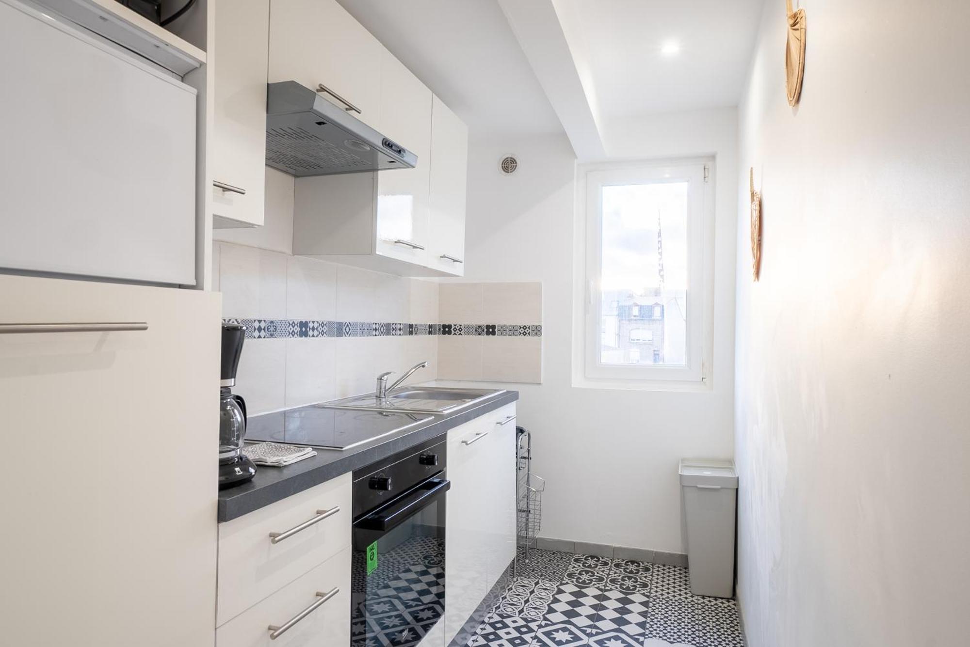 Budget Appart Avec Parking Au Centre-Ville Charleville-Mezieres Bagian luar foto